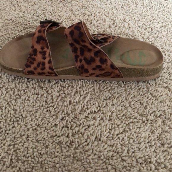 Leopard two-strap sandals - Picture 2 of 2